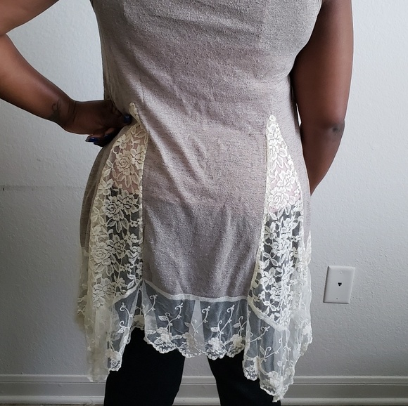 Lace Slit Tank Top - Picture 4 of 8